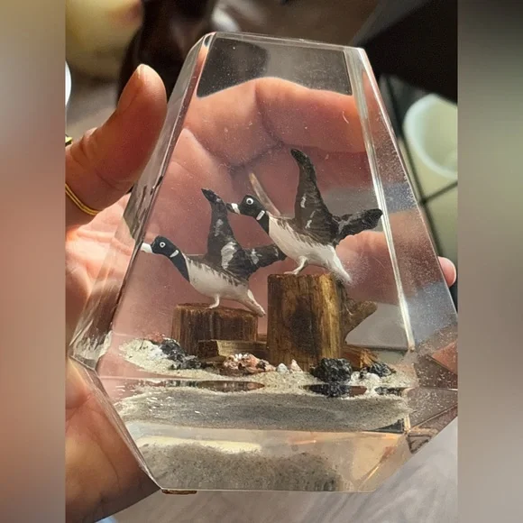 Vintage Solid Lucite Obelisks Diorama Canada Goose Paperweight Sculpture 1970's - Picture 7 of 8